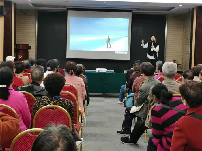 綿陽(yáng)中旅假日旅行社舉行新疆南疆專(zhuān)列(漠河專(zhuān)列)華陽(yáng)避暑線(xiàn)路推薦會(huì)暨客戶(hù)答謝會(huì)