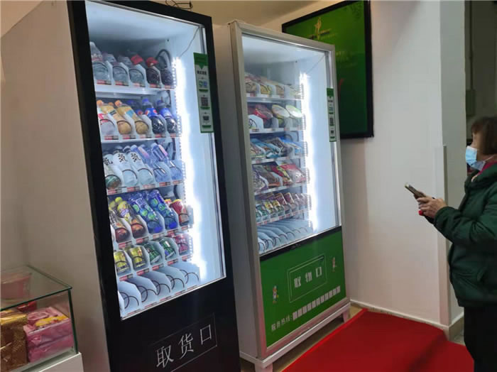 四川中青旅綿陽(yáng)分社、綿陽(yáng)市中旅假日旅行社、綿陽(yáng)自來(lái)文化傳播有限公司24H自助售貨服務(wù)盛大開(kāi)業(yè)