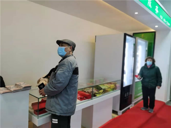 四川中青旅綿陽(yáng)分社、綿陽(yáng)市中旅假日旅行社、綿陽(yáng)自來(lái)文化傳播有限公司24H自助售貨服務(wù)盛大開(kāi)業(yè)