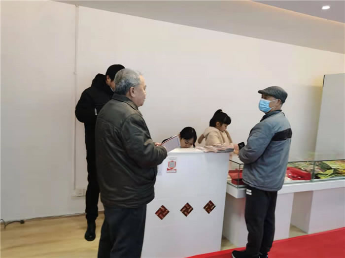 四川中青旅綿陽(yáng)分社、綿陽(yáng)市中旅假日旅行社、綿陽(yáng)自來(lái)文化傳播有限公司24H自助售貨服務(wù)盛大開(kāi)業(yè)