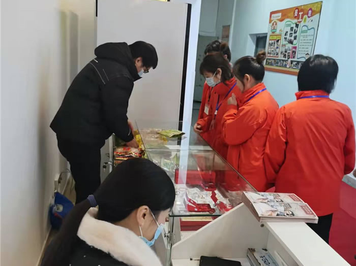 四川中青旅綿陽(yáng)分社、綿陽(yáng)市中旅假日旅行社、綿陽(yáng)自來(lái)文化傳播有限公司24H自助售貨服務(wù)盛大開(kāi)業(yè)