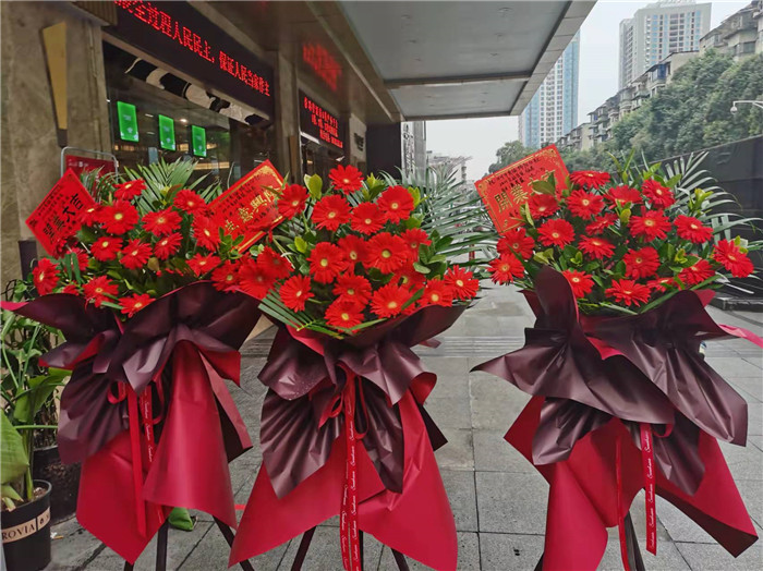 四川中青旅綿陽(yáng)分社、綿陽(yáng)市中旅假日旅行社、綿陽(yáng)自來(lái)文化傳播有限公司24H自助售貨服務(wù)盛大開(kāi)業(yè)